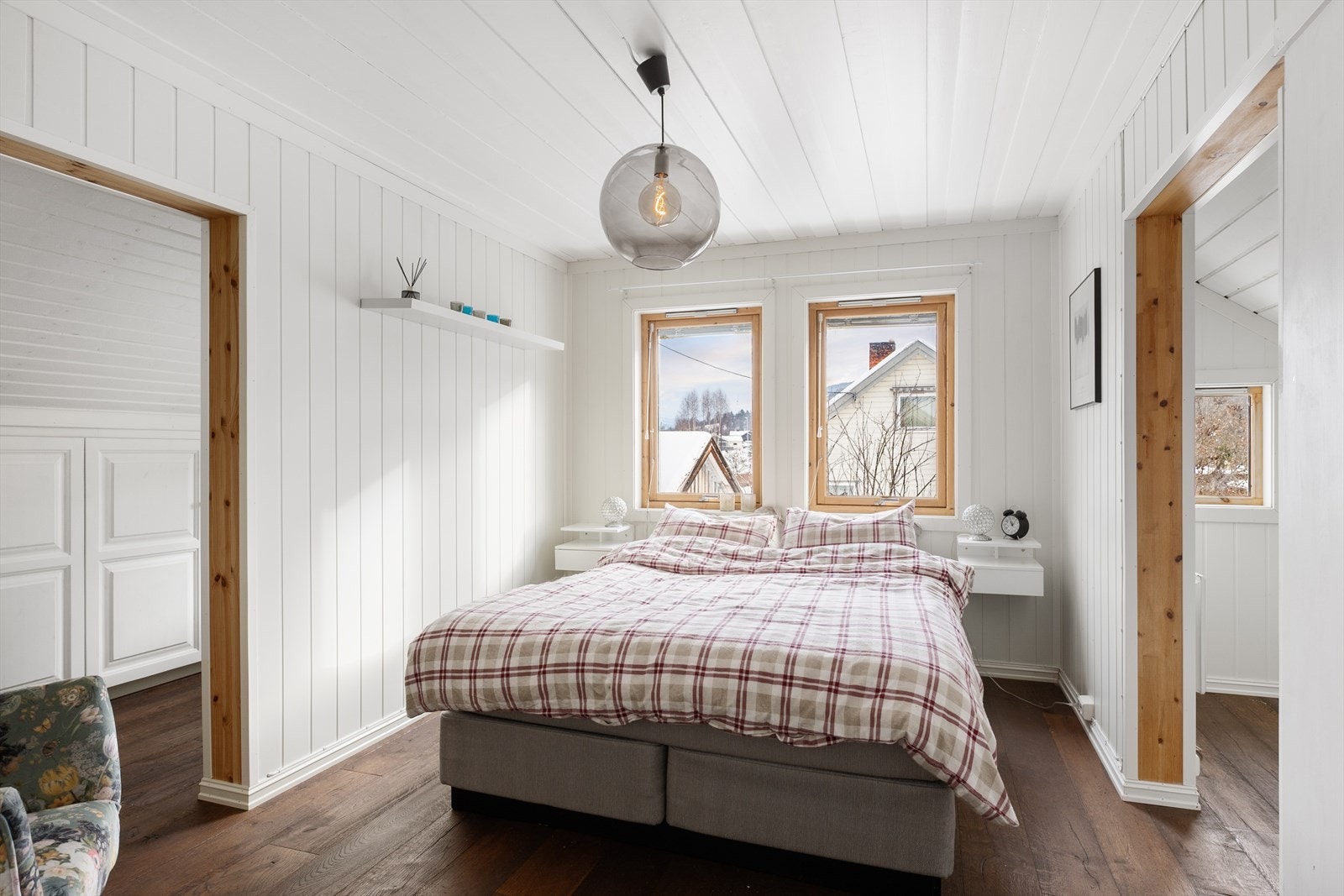 Med 3 soverom i 2. etg får man en adskilt og rolig soveavdeling. Galleribilde