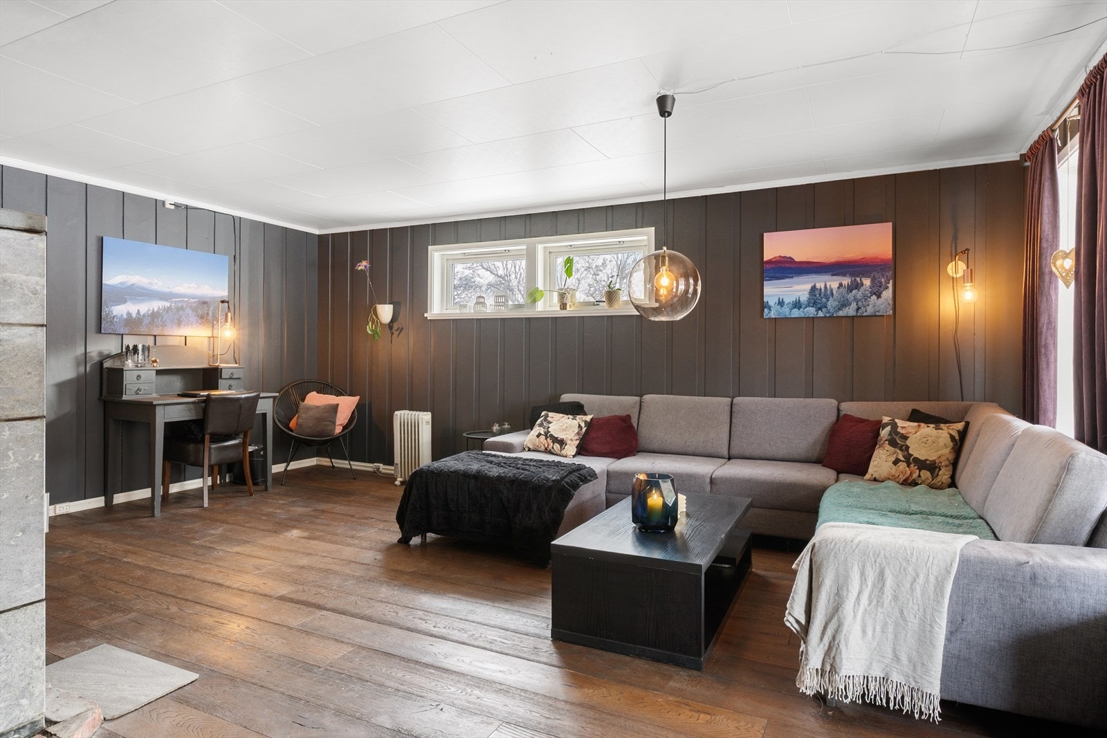 Det er god plass til både sofagruppe og annet ønsket møblement. Galleribilde