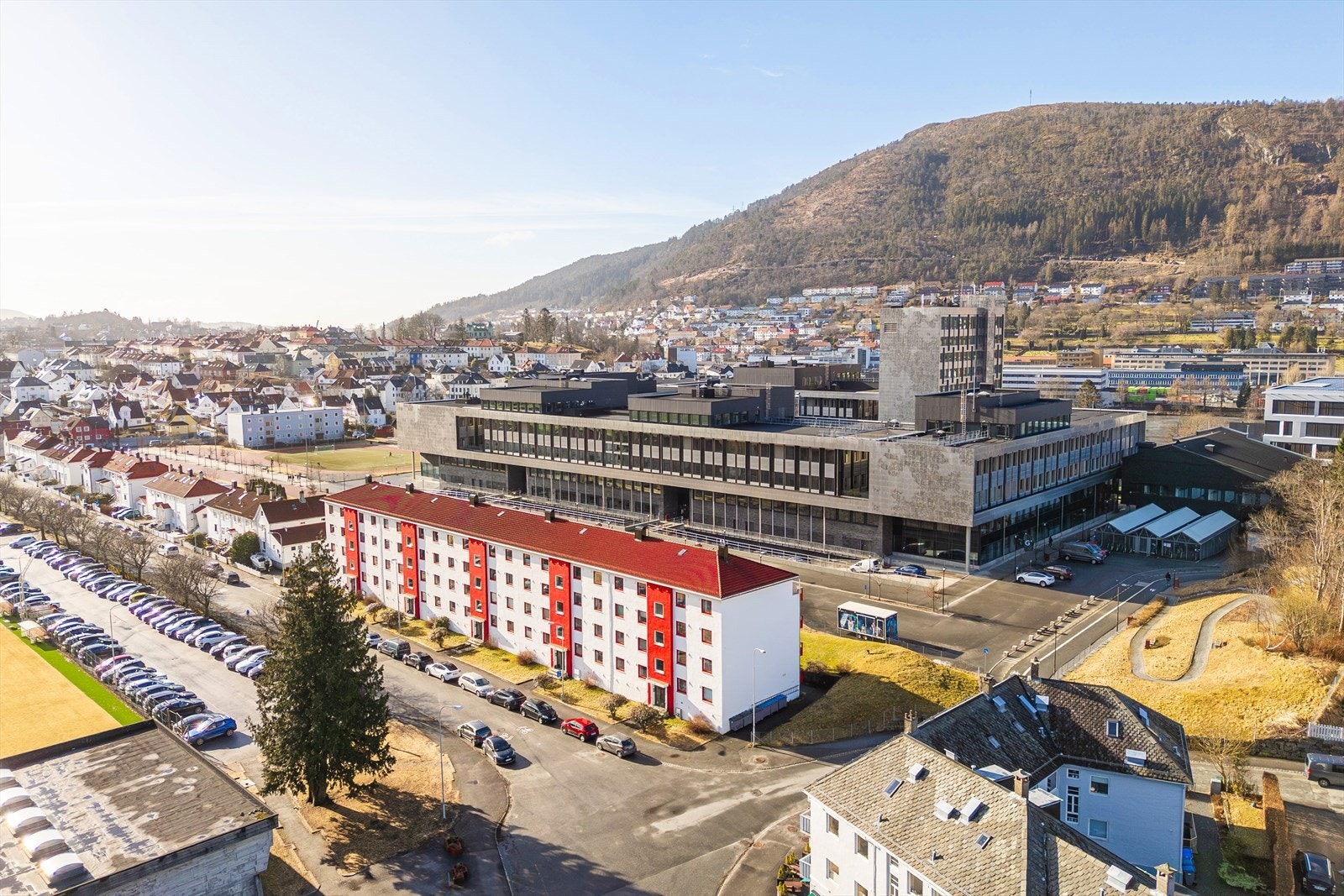 Her bor du sentralt med kort vei til Bergen sentrum, samtidig som du har flotte turområder rett i nærheten. Galleribilde