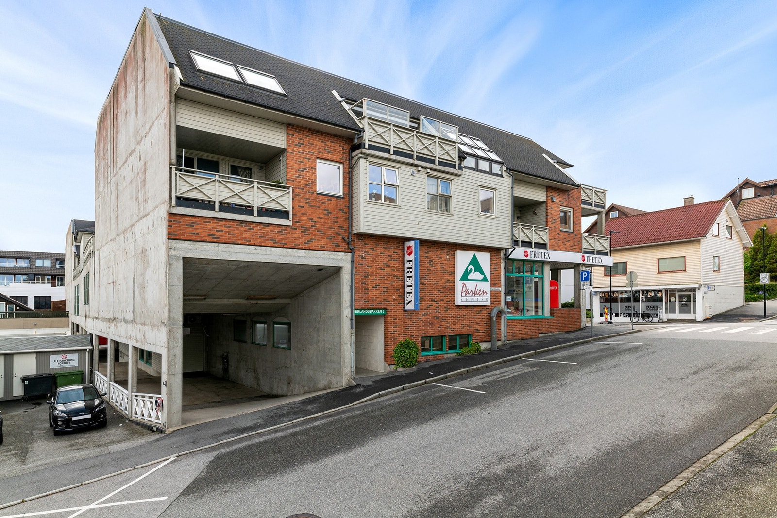 Langs østsiden av Frøylandsvatnet er det opparbeidet turvei fra Bryne til Kvernaland. Galleribilde