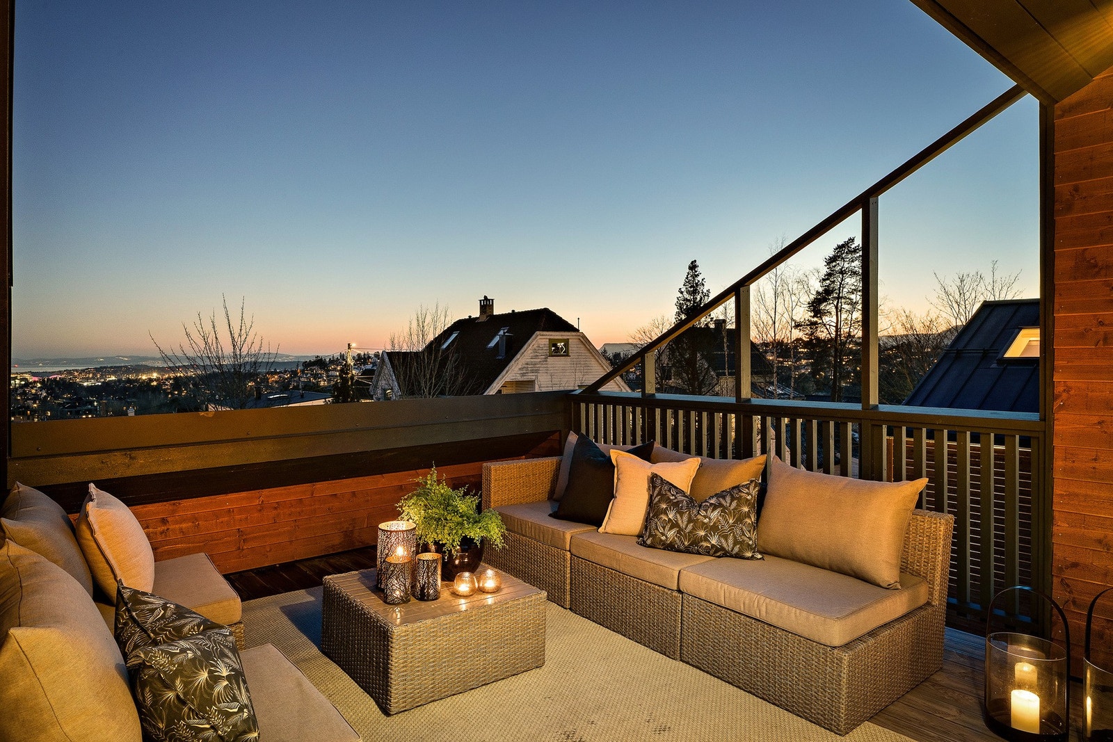 Kveldsbilde takterrasse. Galleribilde