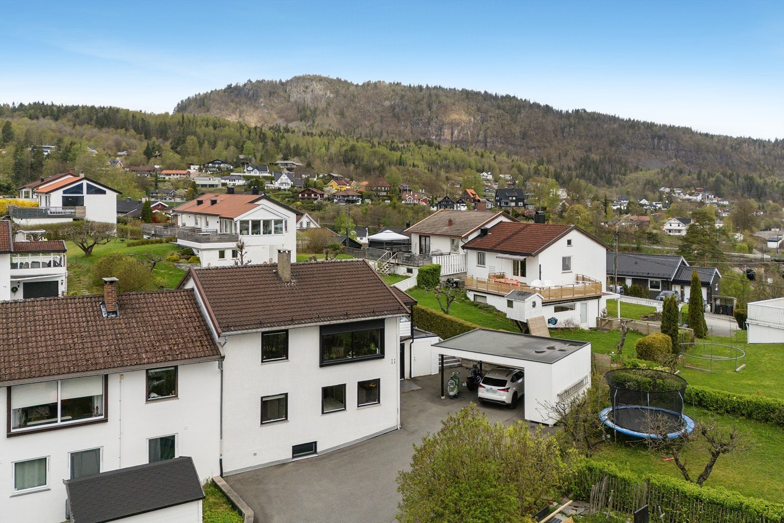 Fint og praktisk inngangsparti Galleribilde