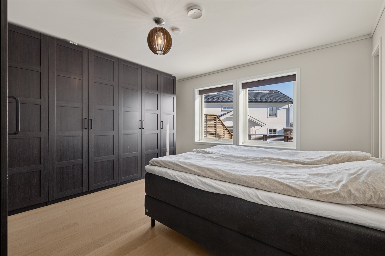 Her får du god plass til både seng, garderobeløsninger og andre møbler du måtte trenge. Galleribilde