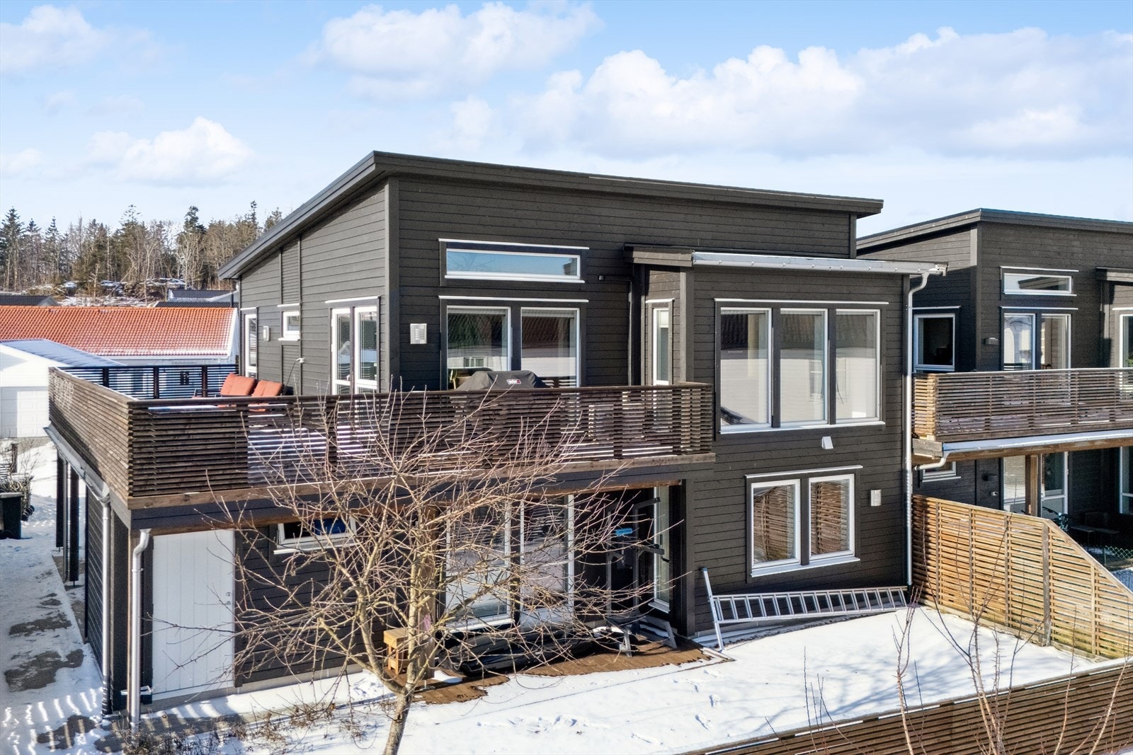 Eneboligen har en fin beliggenhet i et populært og landlig boligområde på Volden i Tønsberg. Galleribilde