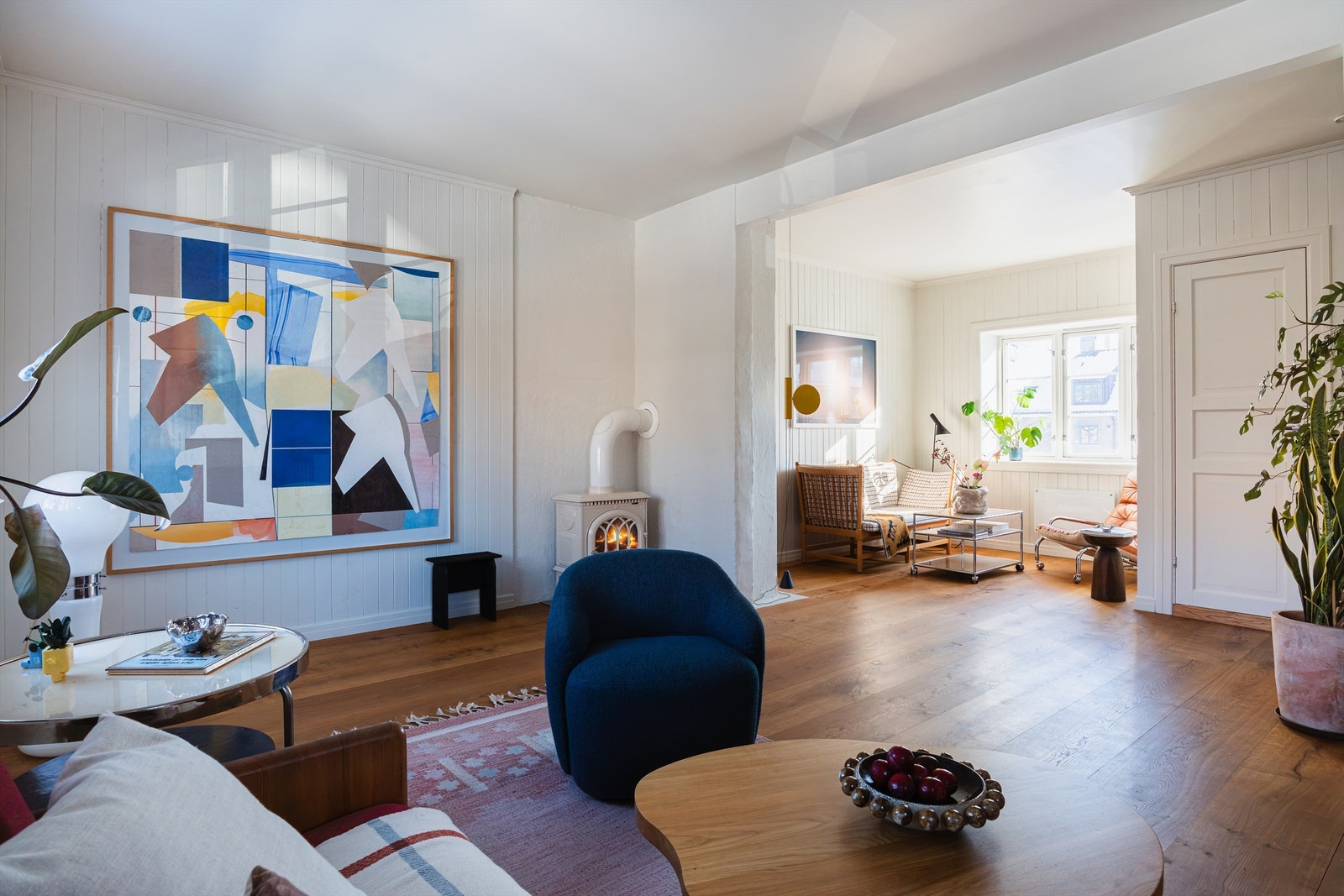 Også her er det en herlig peisovn som gir ekstra varme og hygge. Galleribilde