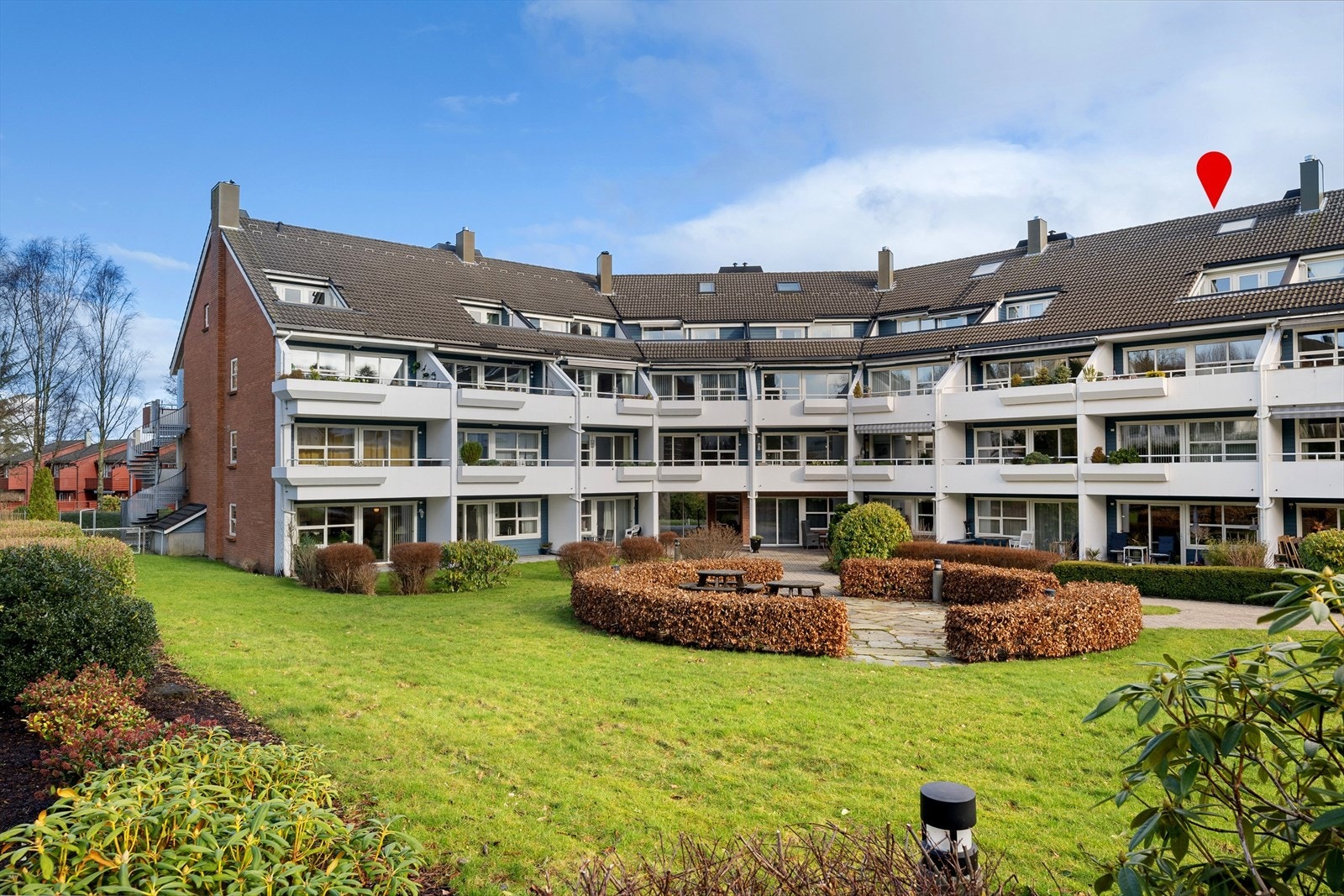 Leiligheten ligger herlig til mot grøntareal og med balkonger mot vest Galleribilde