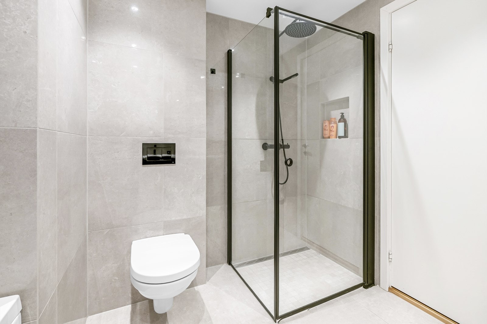 Nydelig helfliset bad det er en glede å starte/avslutte dagen på Galleribilde