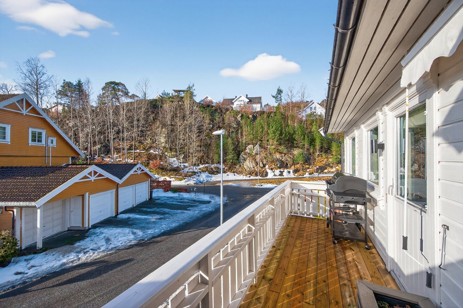 Her har man plass til sittegruppe og grill om ønskelig Galleribilde