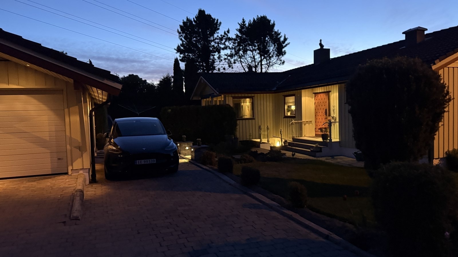 Kveldsbilde tatt av selger. Galleribilde