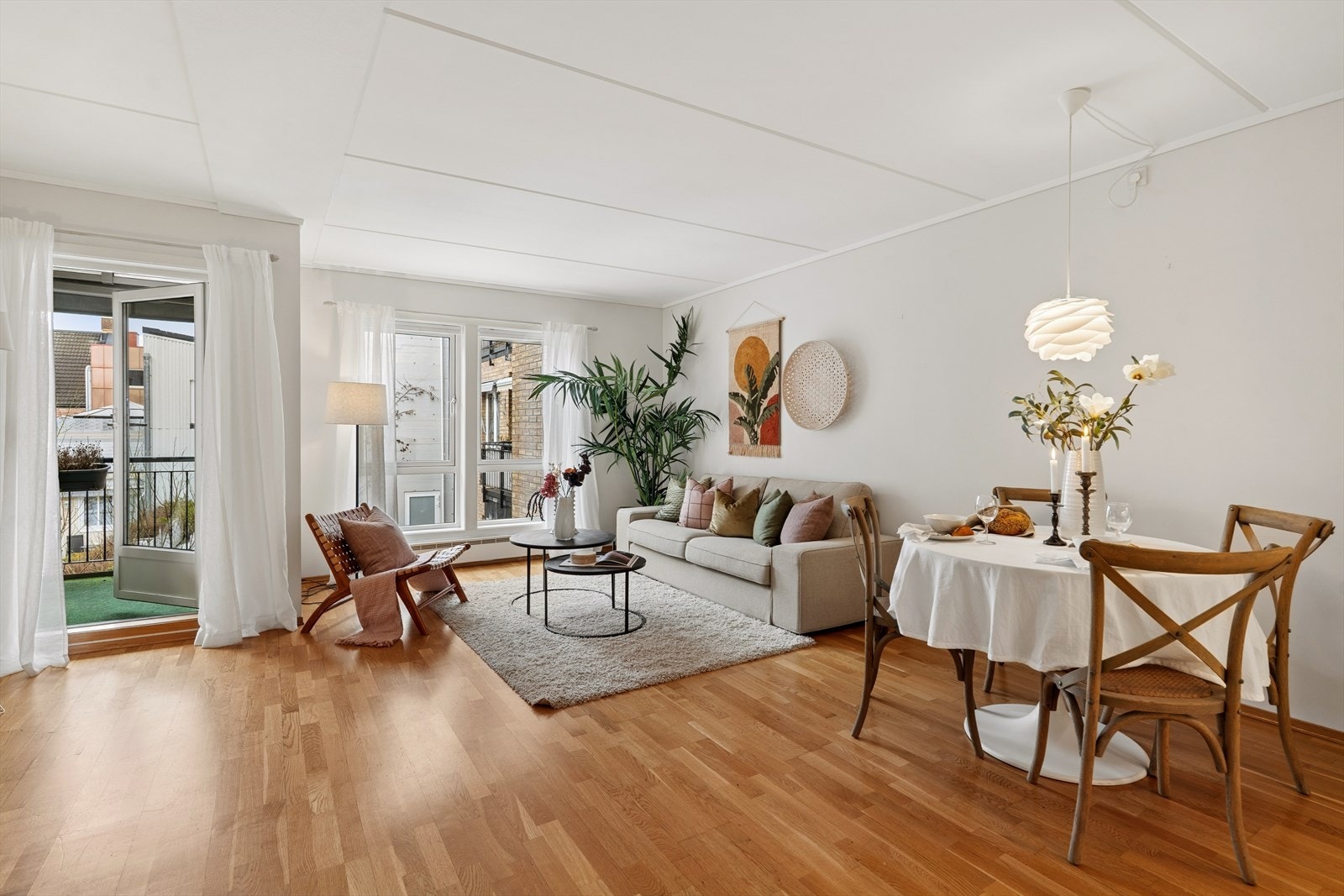 DNB Eiendom ønsker velkommen til denne lettstelte og innflyttingsklare leiligheten i 3.etasje - alle rom vender mot et stille og solrikt atrium Galleribilde