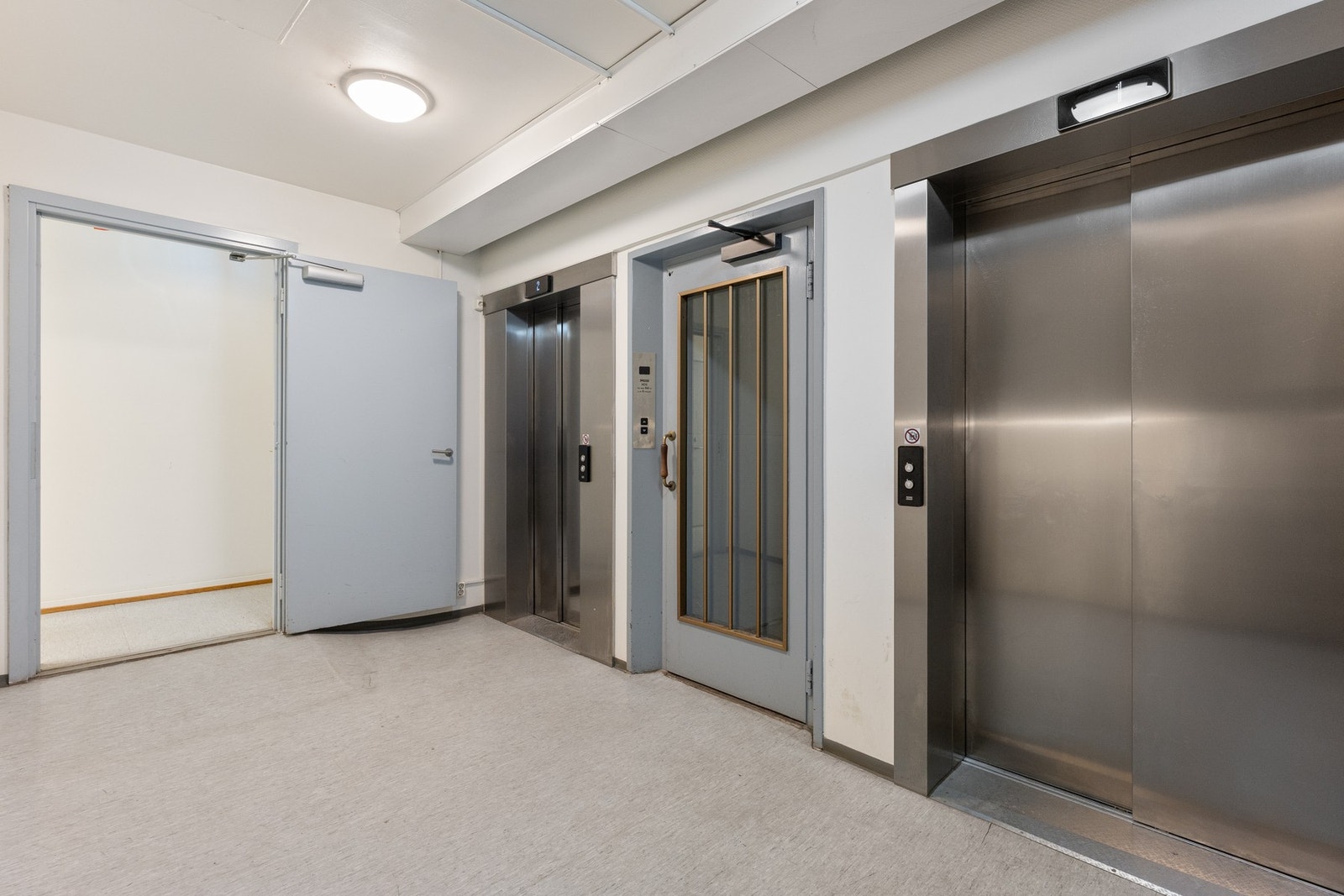 Tilgang via heis eller trapper. Galleribilde