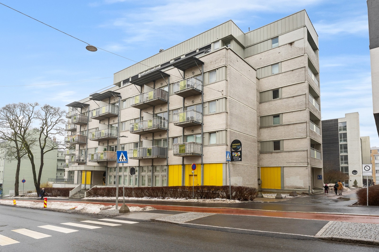 Sentral og attraktiv beliggenhet med kort vei til parker, restauranter, et bredt servicetilbud og gode kollektivforbindelser. Galleribilde