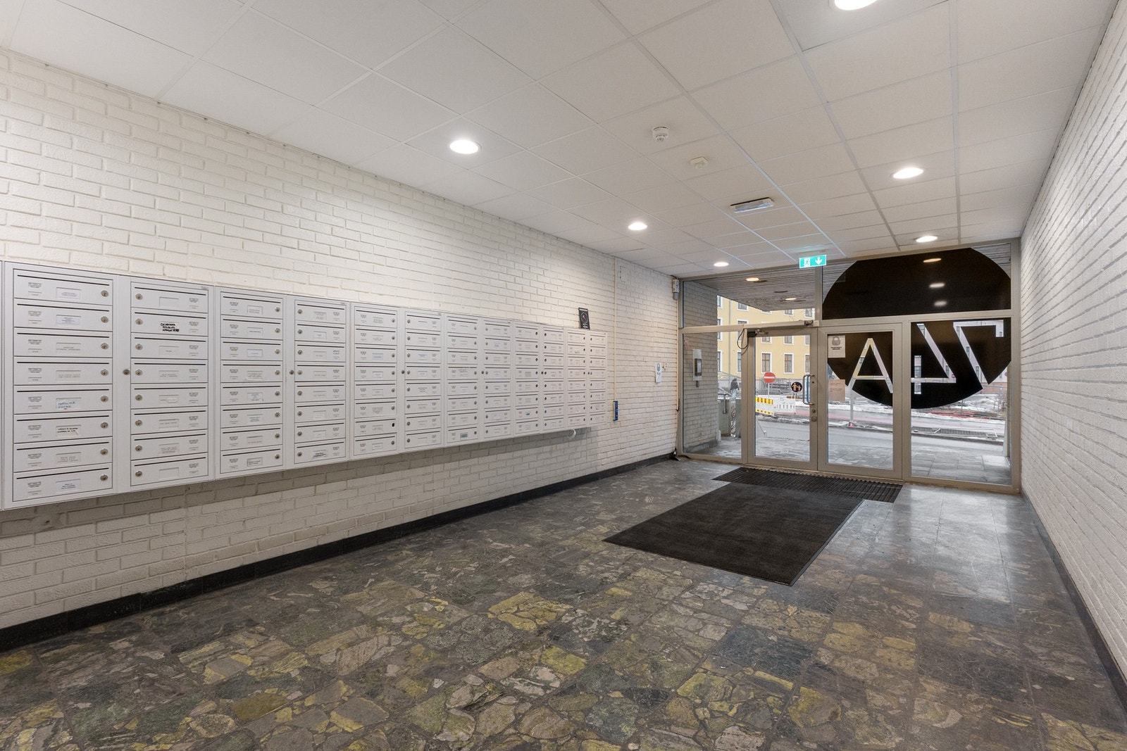 Sameiet består av 132 boligseksjoner og 2 næringsseksjoner. Galleribilde