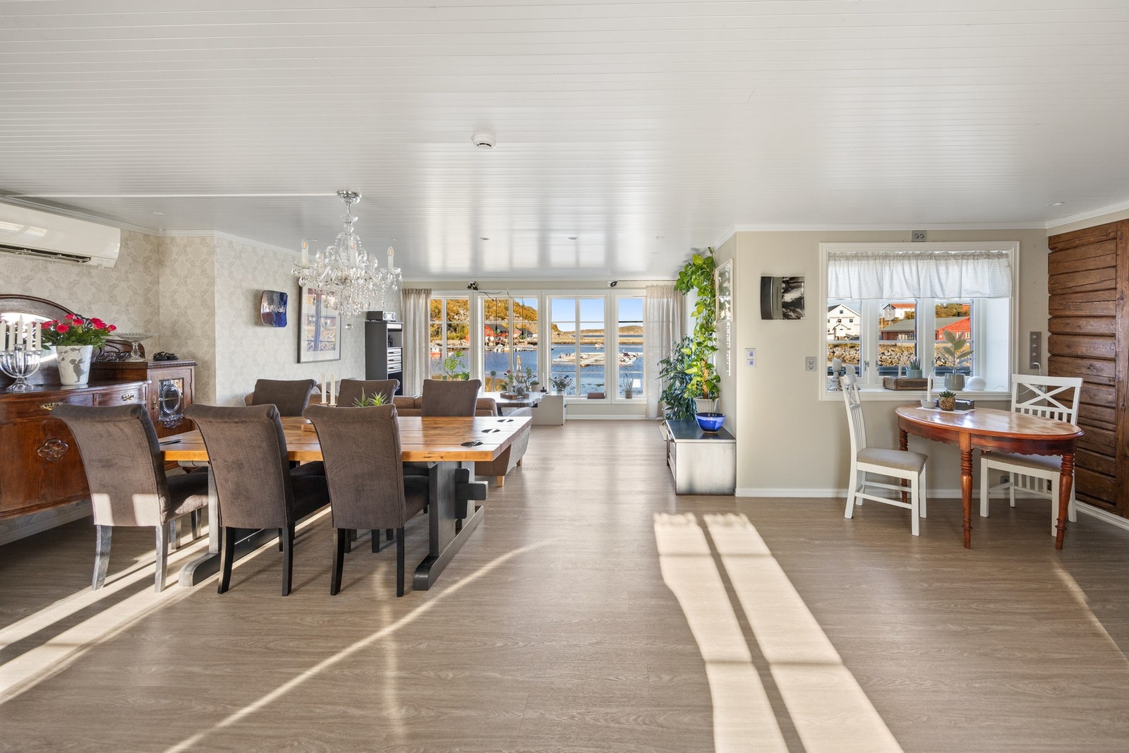 Boligen ble i 2022 totalrenovert/ombygget og tilbygd, og fremstår i dag med en generelt høy standard. Galleribilde