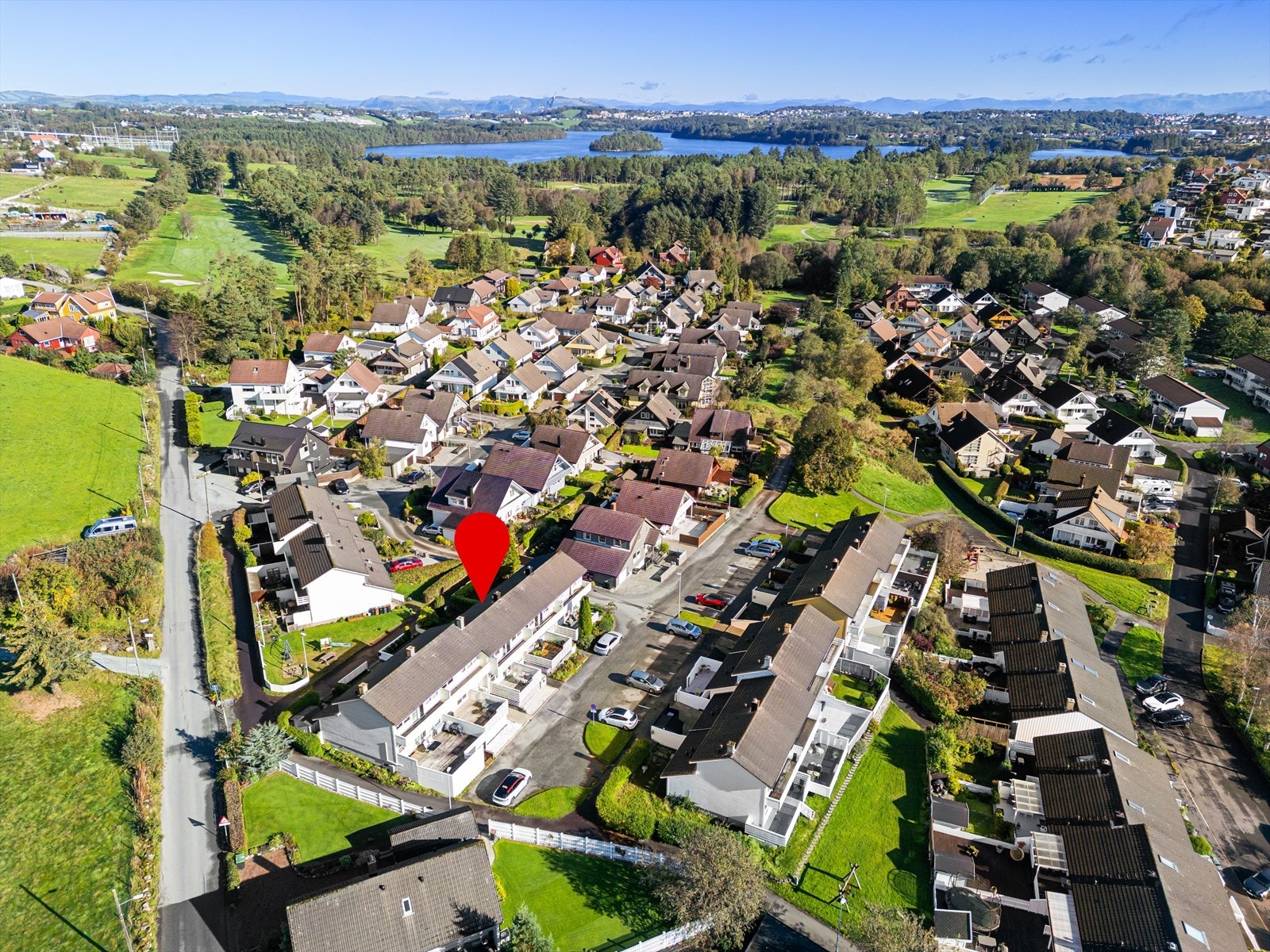 Fin beliggenhet på Slåtthaug/Madla i rolig gate Galleribilde