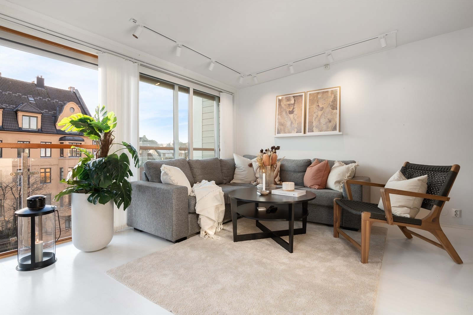 Velkommen til Sandgata 28 og denne flotte selveierleiligheten med svært sentral beliggenhet. Galleribilde
