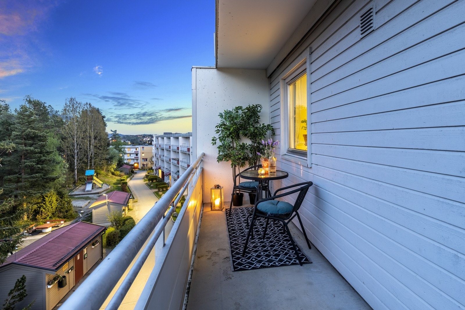 Kveldsbilde balkong. Galleribilde