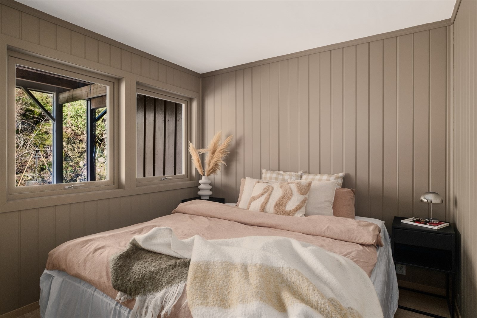 Hovedsoverommet er av svært god størrelse og måler hele 12m². Galleribilde