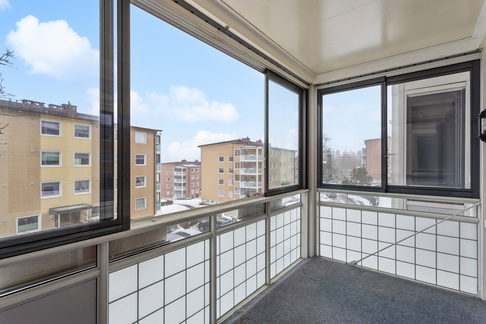 Vestvendt balkong med ettermiddag- og kveldssol! Galleribilde