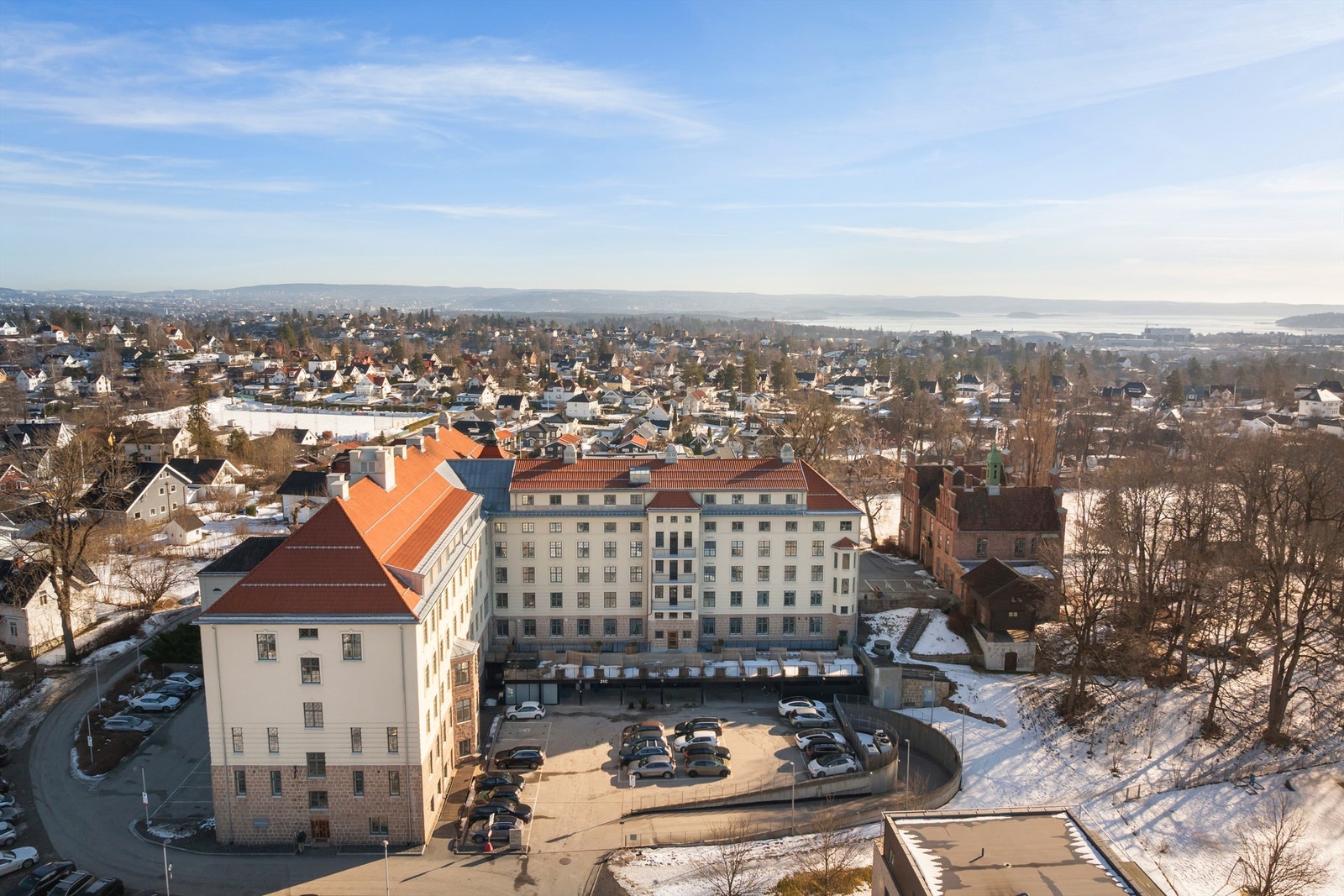 Her bor du med kort vei til Bærumsmarka som byr på flotte turmuligheter året rundt. Galleribilde