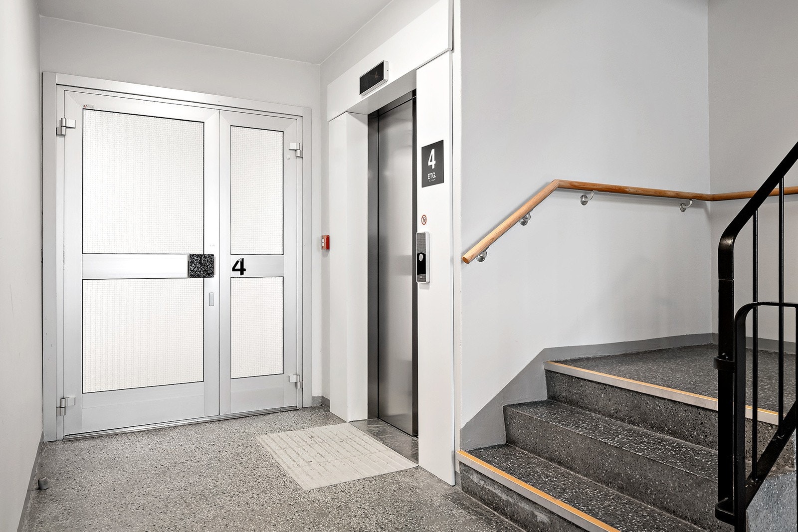 Leiligheten ligger i 4. etasje med tilgang til heis. Galleribilde