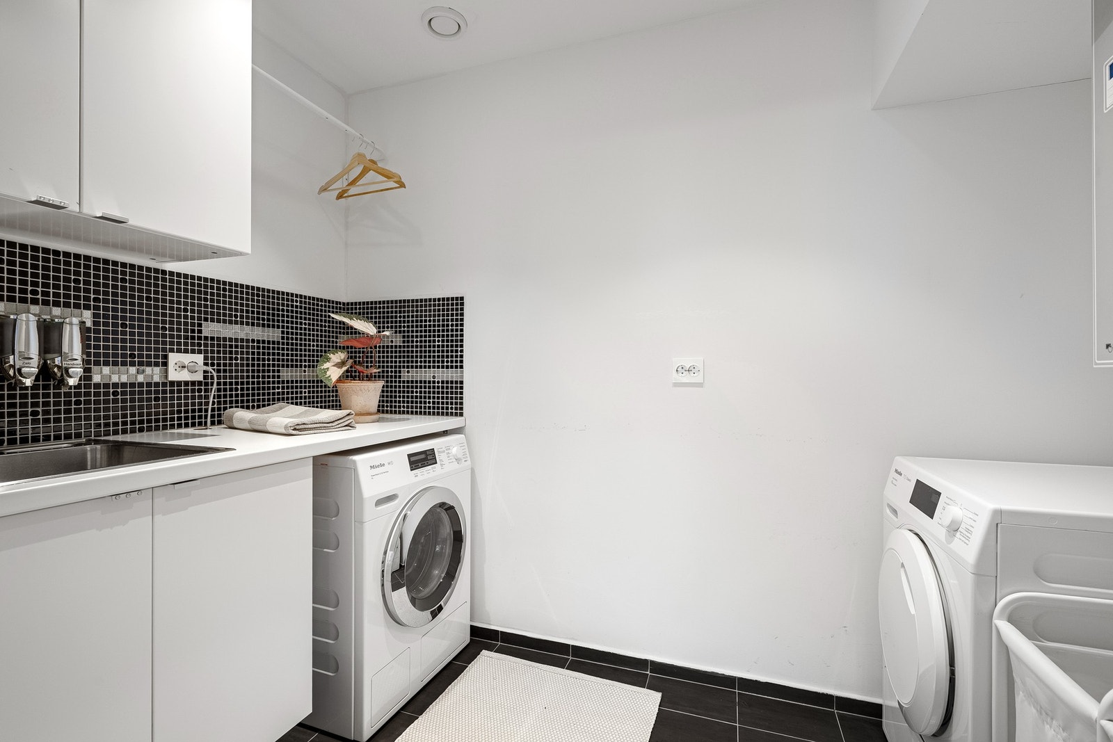 Praktisk separat vaskerom. Galleribilde