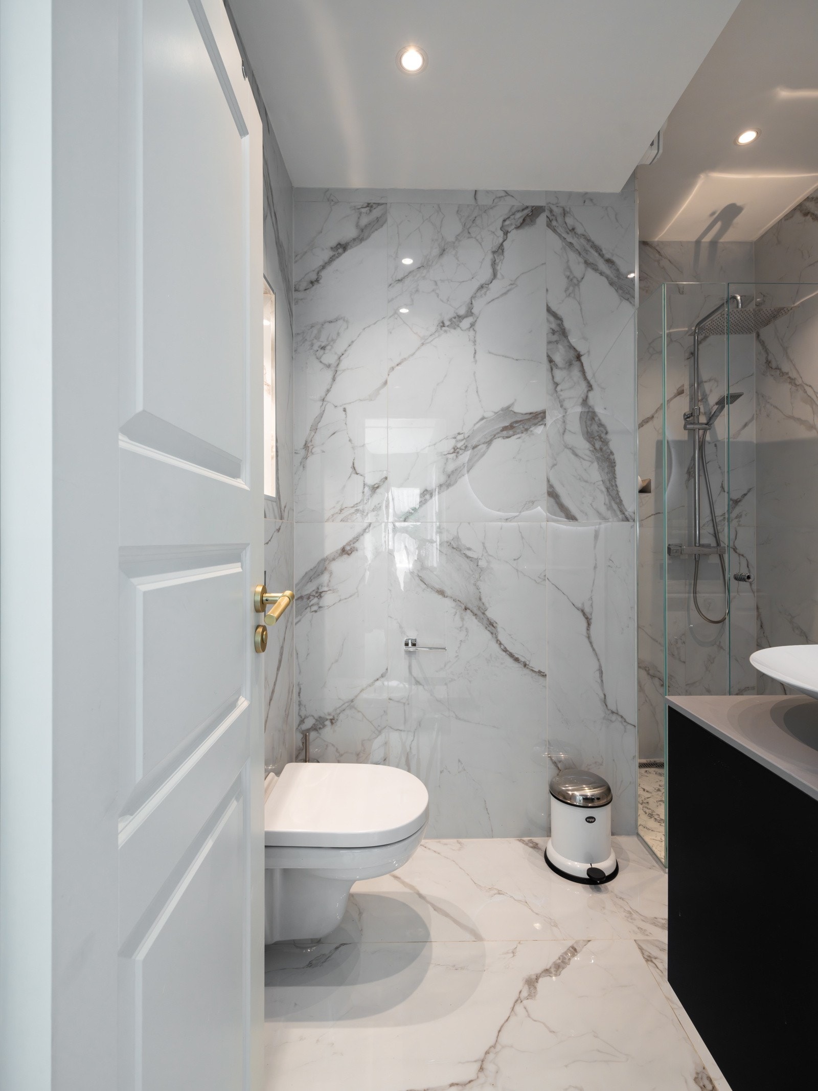 Moderne og delikat baderom renovert i 2022. Galleribilde