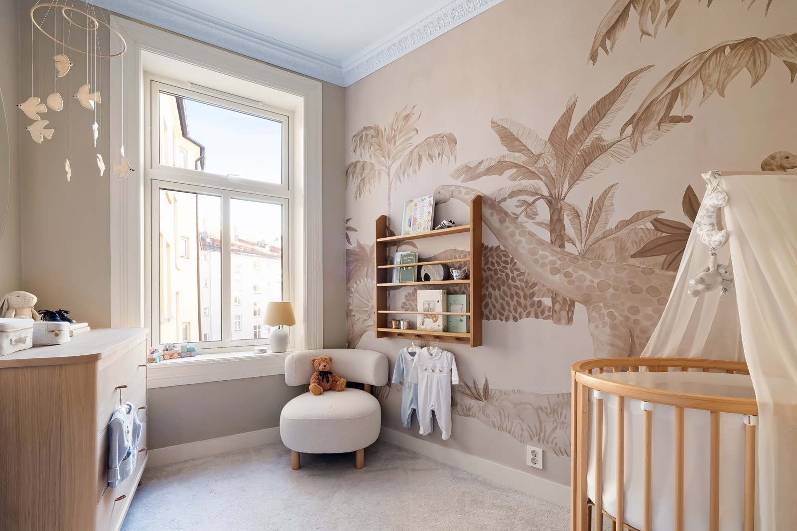 Det andre soverommet har også god plass til seng, nattbord eller skrivebord, og egner seg like godt som gjesteværelse, barnerom eller hjemmekontor. Galleribilde