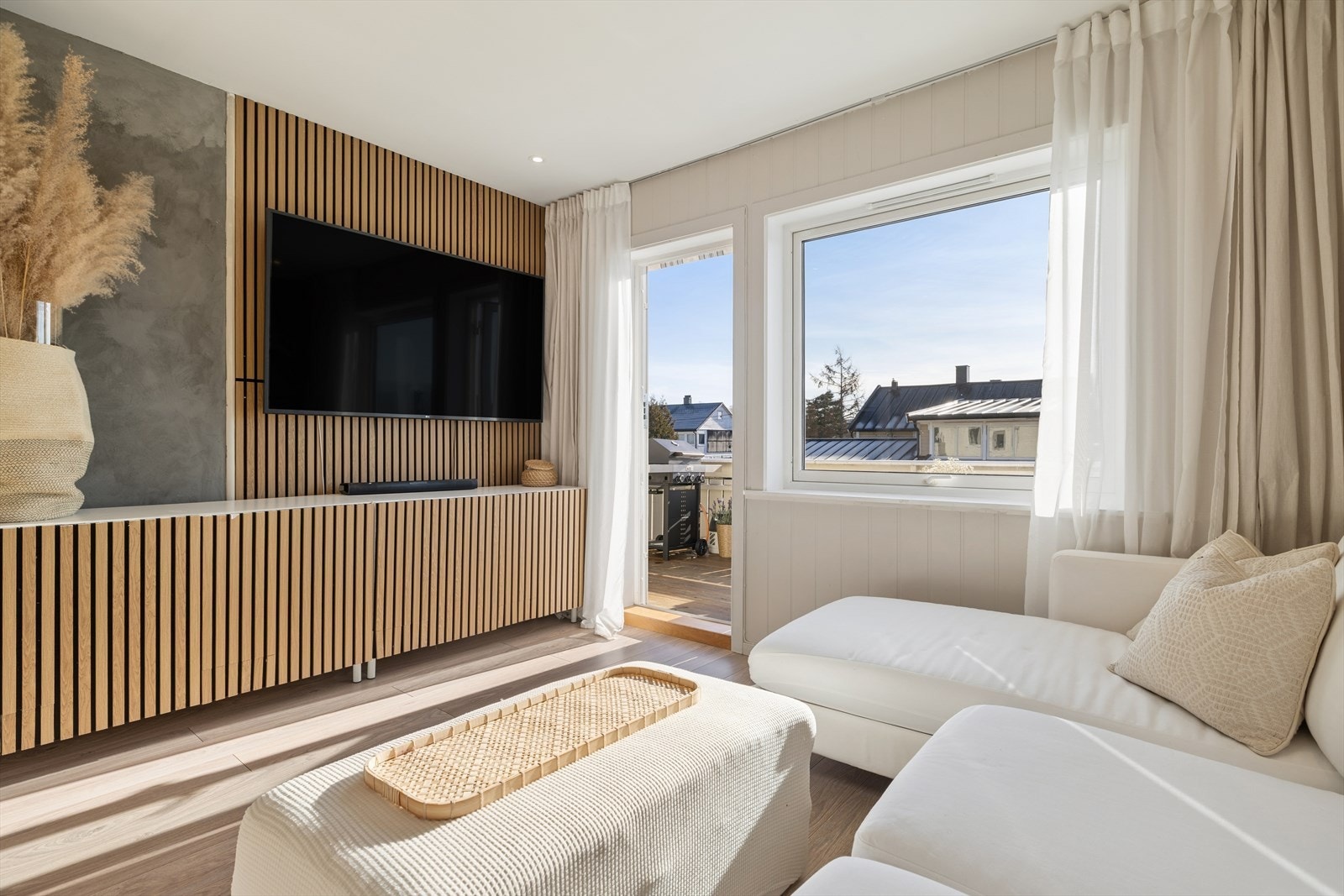 Det er også plass til en hyggelig sofagruppe. Galleribilde