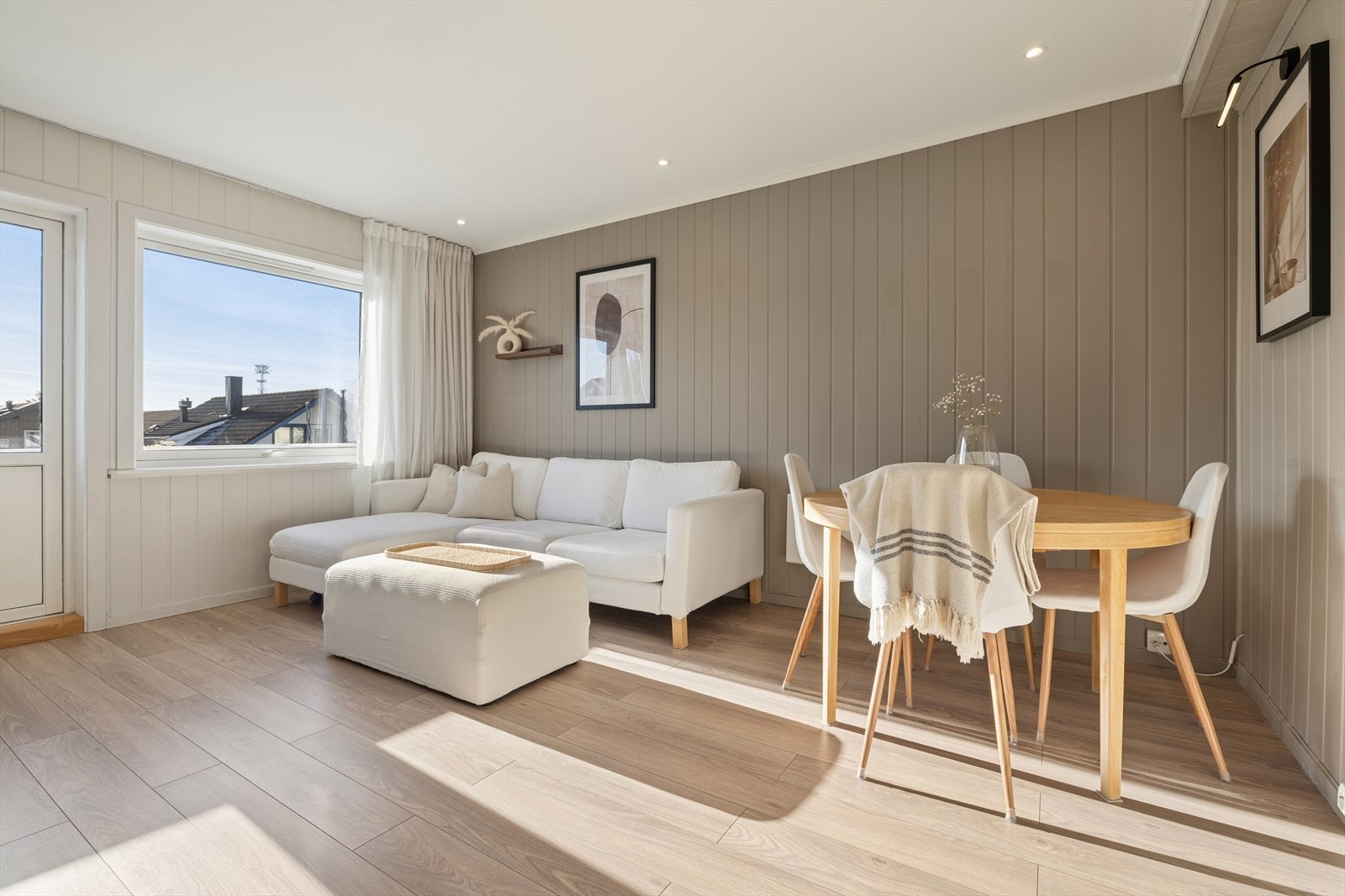 Mikael Lilletvedt v/DNB Eiendom presenterer Ulstens vei 31! Galleribilde