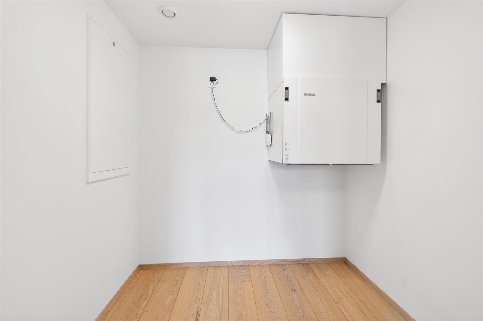 Her fra innvendig bod, der ventilasjonsaggregat og øvrige tekniske er plassert. Galleribilde