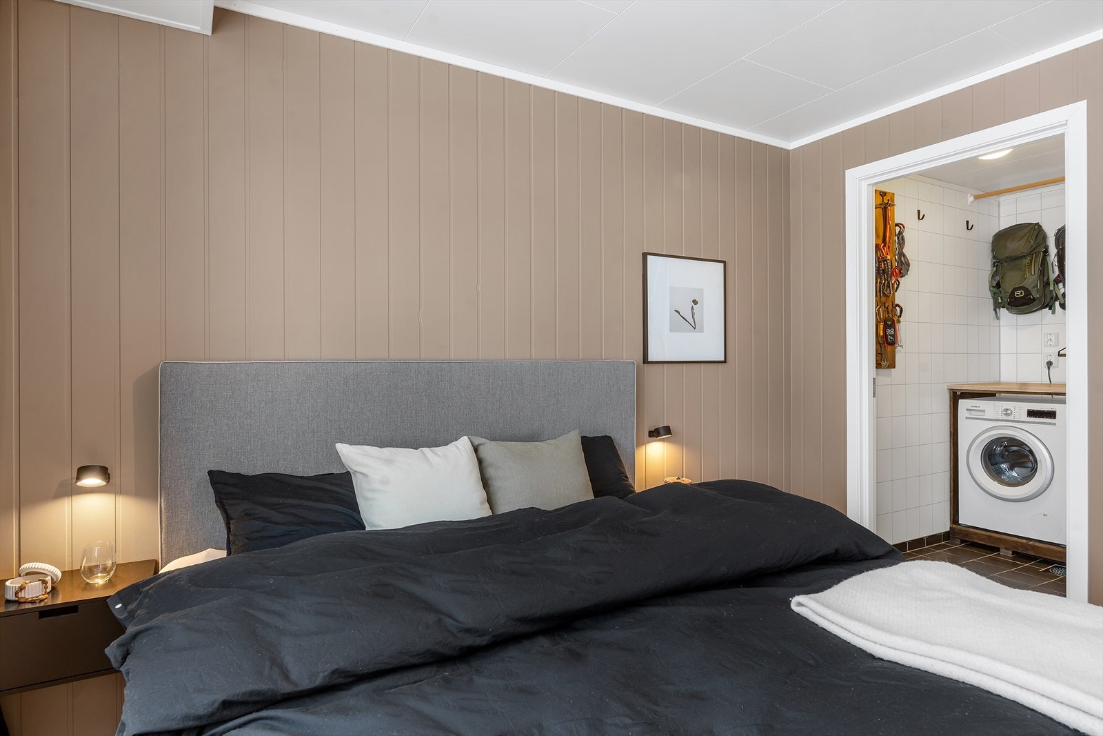 Vaskerommet har adkomst fra hovedsoverom. Galleribilde