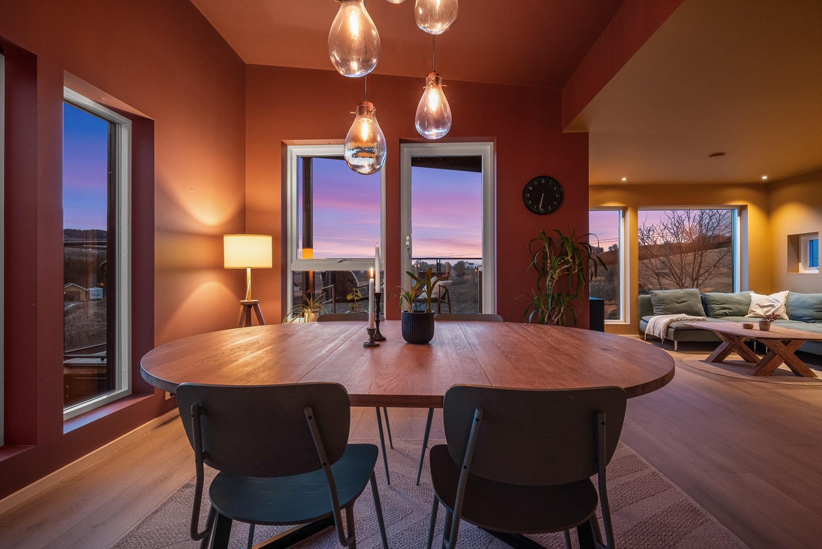 Den vakre utsikten kan også nytes til det fulle innenfra. Galleribilde