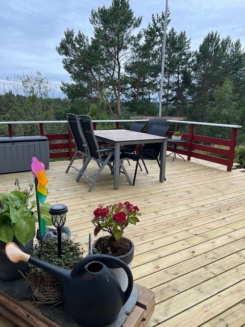 Terrassen har gode møbleringsmuligheter Galleribilde