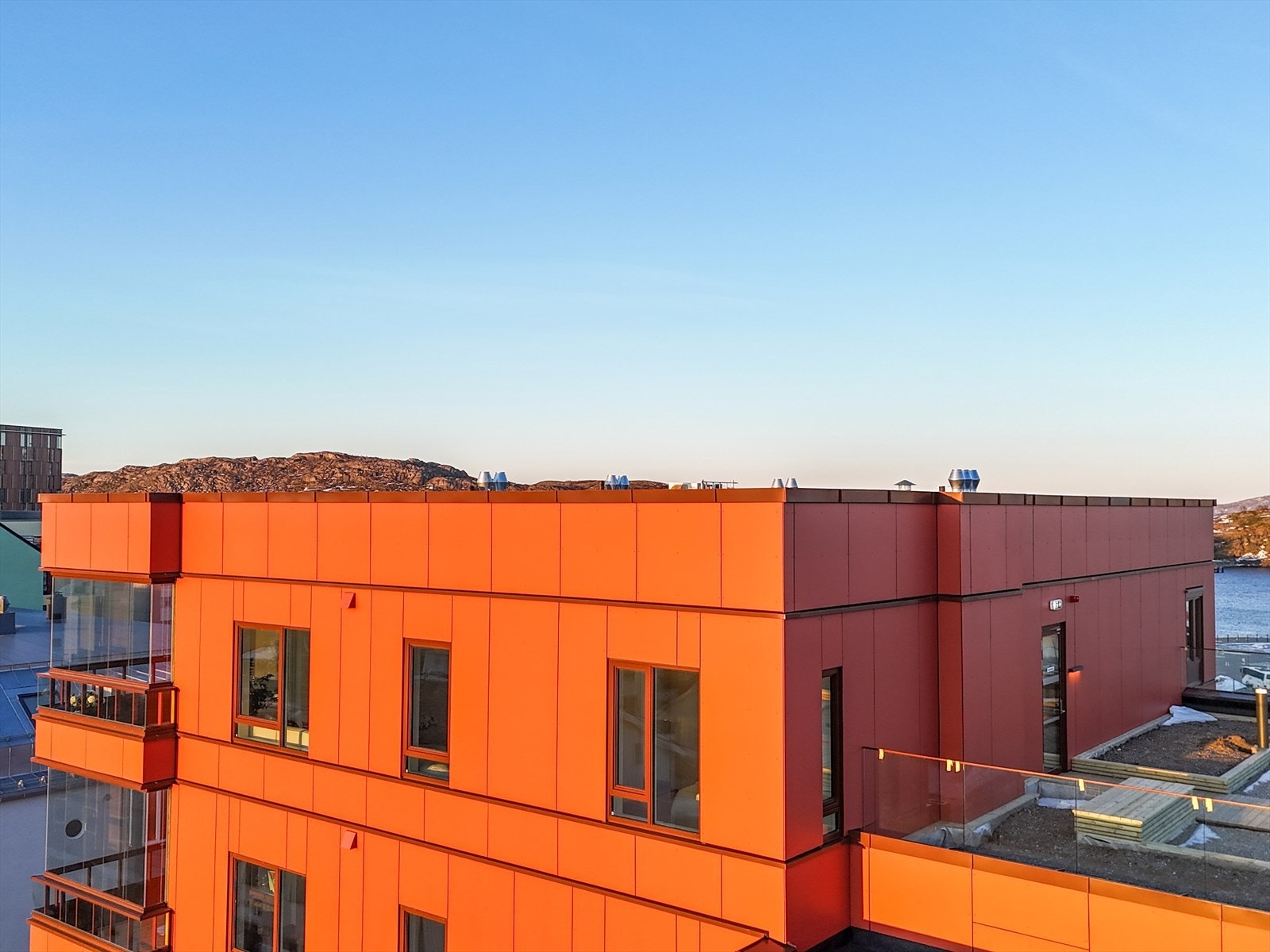 Hjørneleiligheten tilbyr enestående utsikt fra flere vinkler. Galleribilde