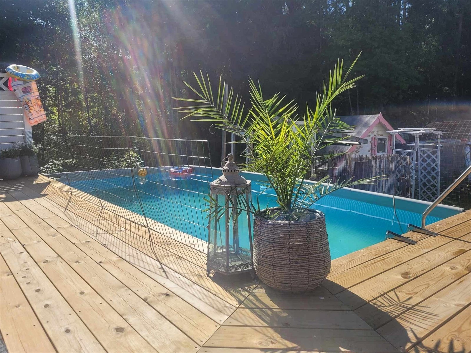 Selgers private bilde av bassenget. Galleribilde