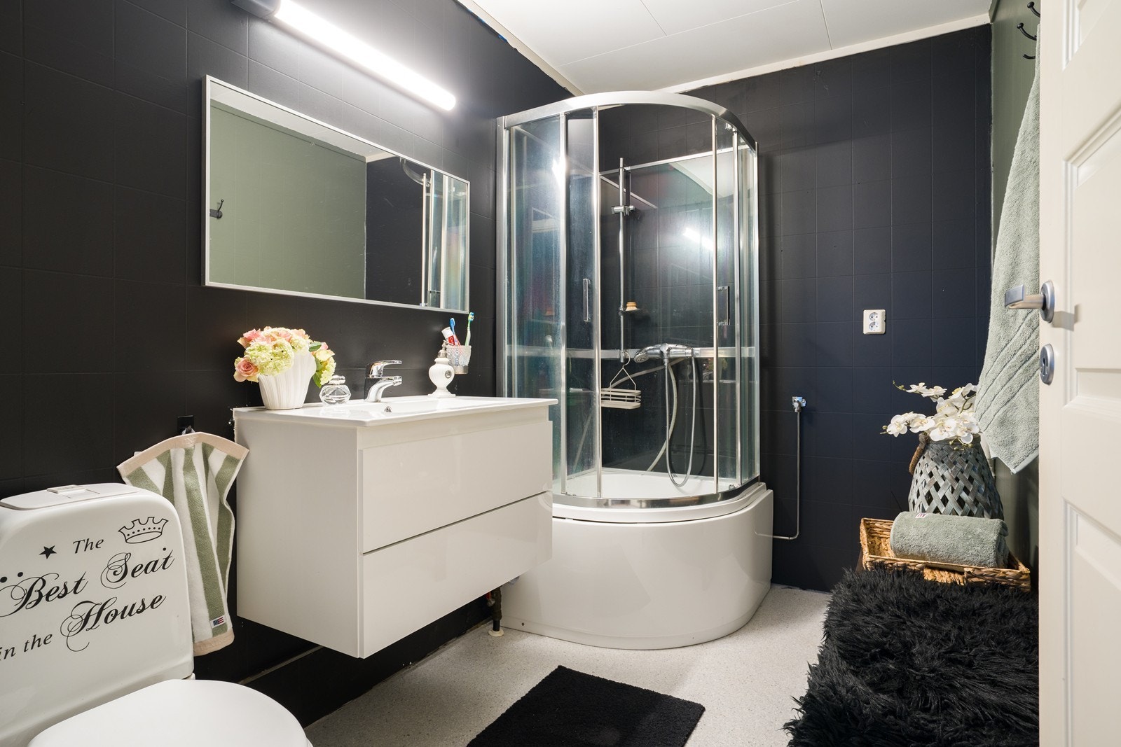 Badet ble i 2025 oppgradert med ny servant. Galleribilde