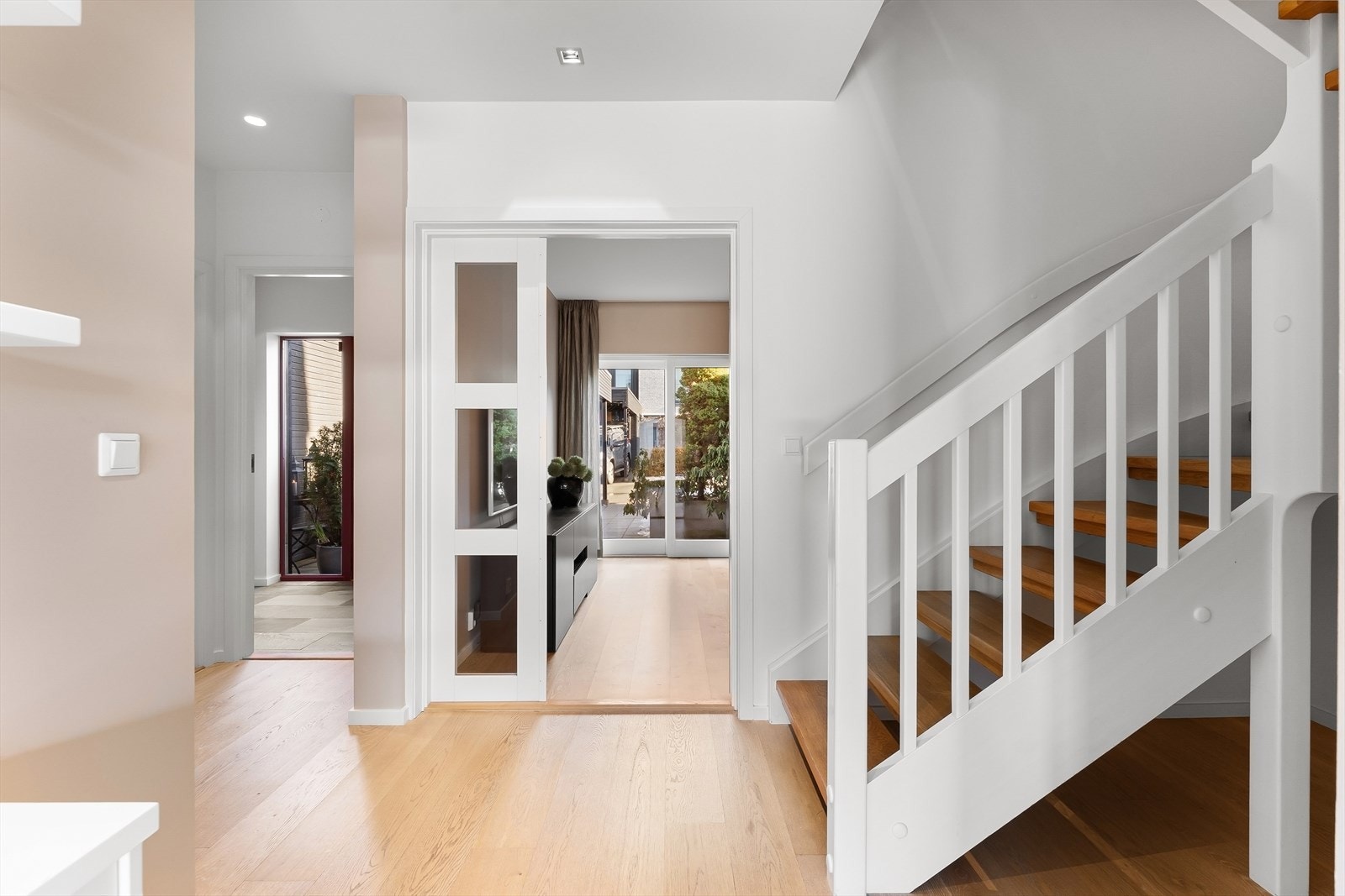 Hall/trapp Galleribilde