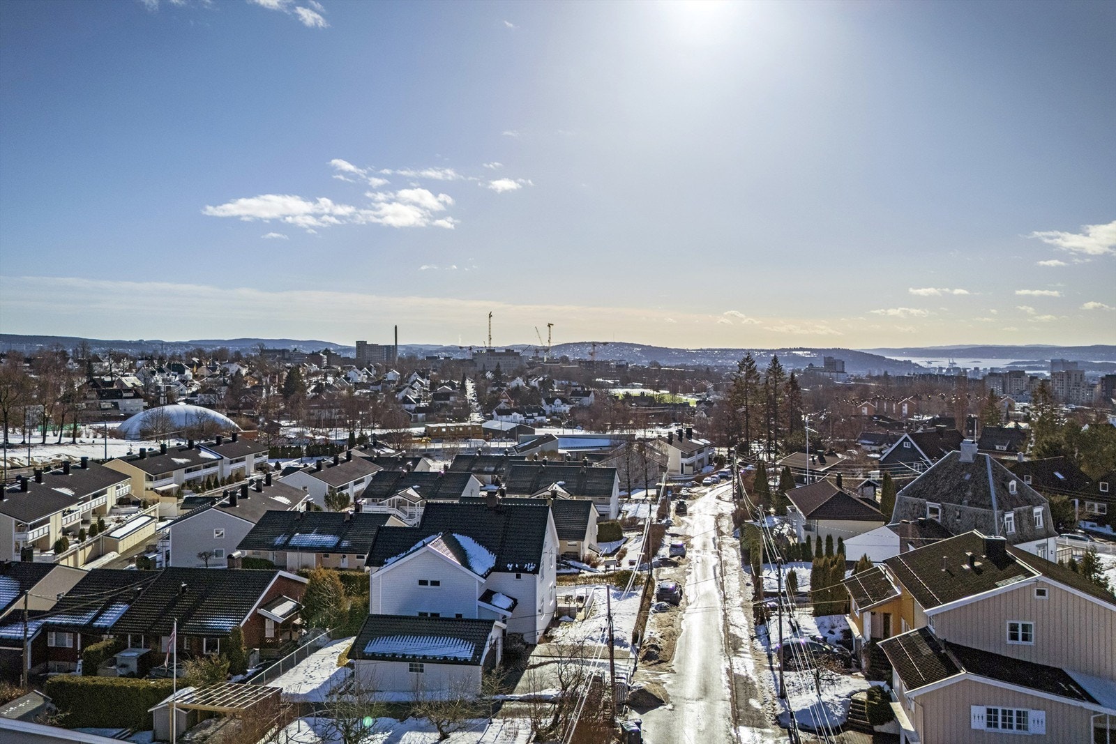 Dronebilde av nærområdet Galleribilde