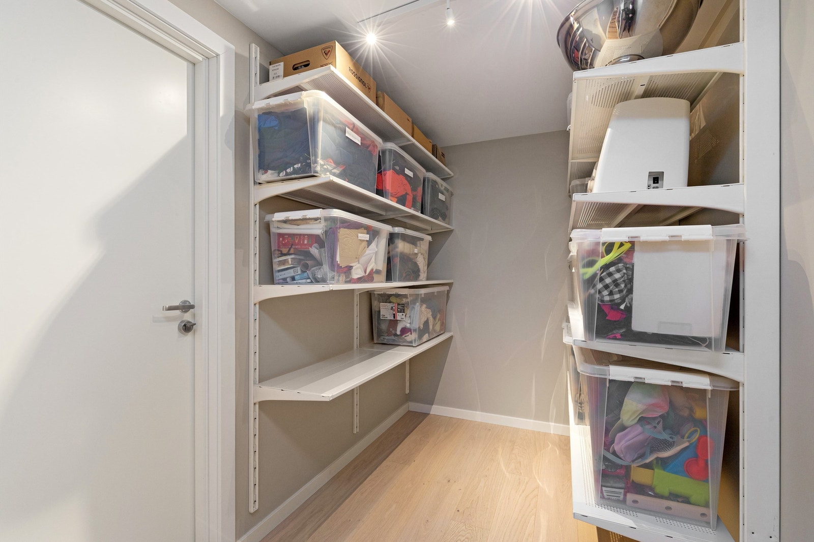 Eier benytter kun en liten del av kjelleren selv, en innvendig bod Galleribilde