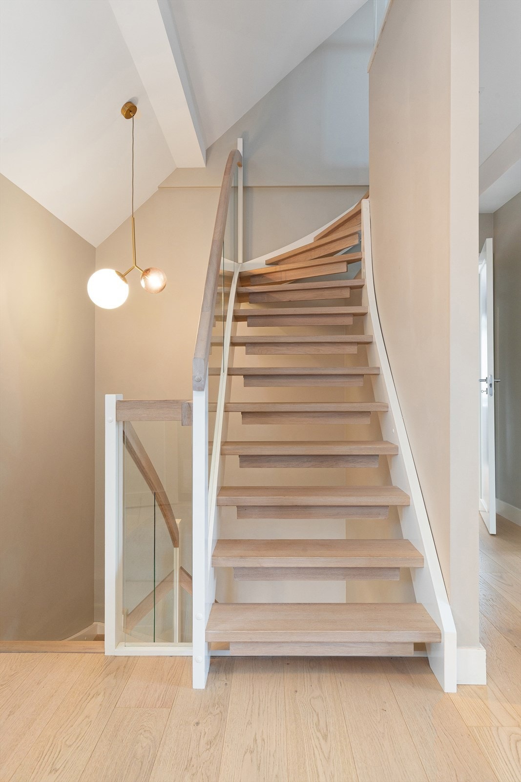 Trapp opp til loftet Galleribilde