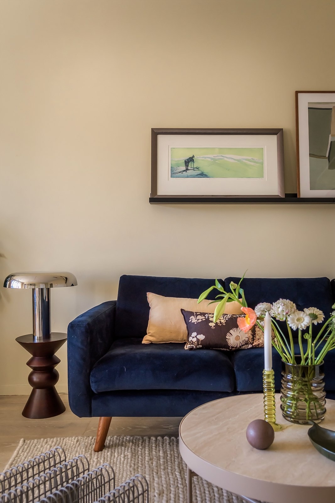 Felleskostnadene ligger på 5.069,- og inkluderer trappevask, varmtvann, og internett. Galleribilde