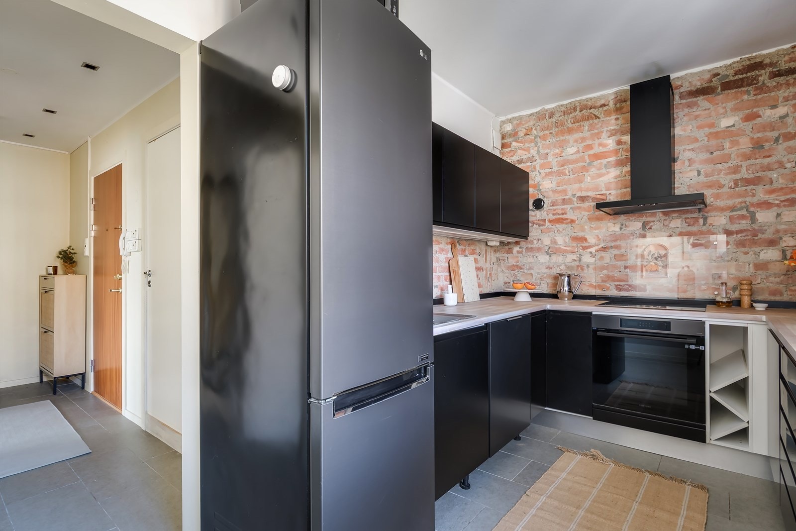 Det er mulighet for å leie parkeringsplass på borettslagets eiendom. Galleribilde