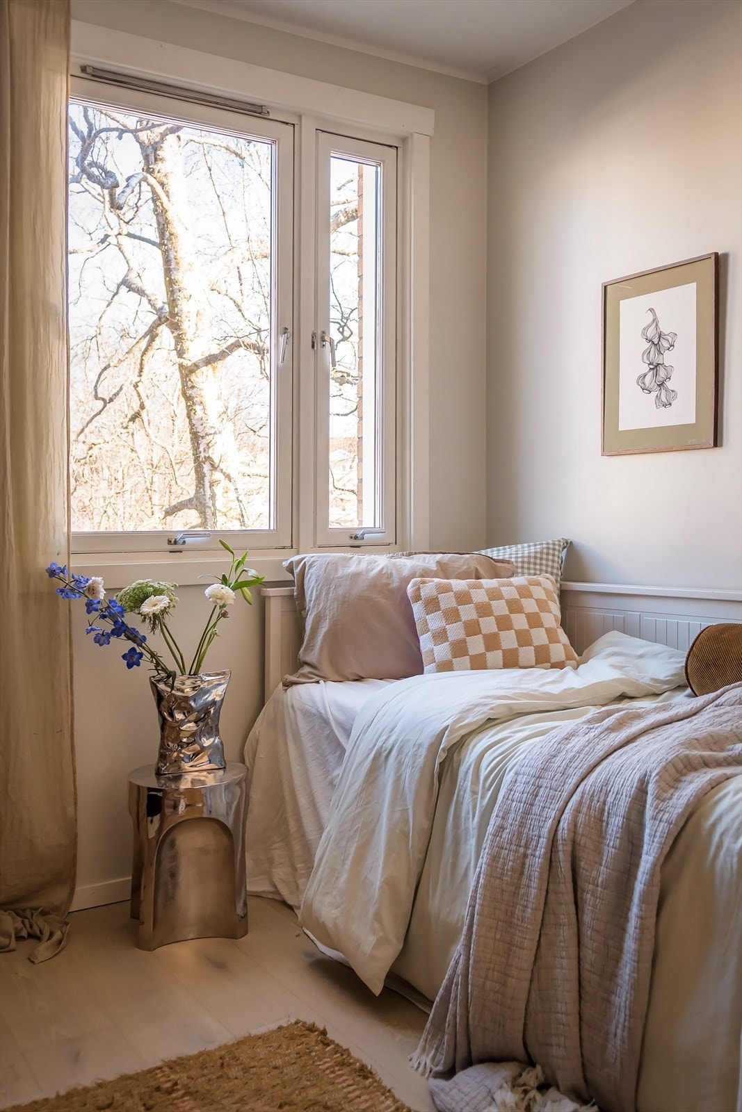 Soverommet her har god plass til både enkel- og dobbeltseng og tilhørende nattbord. Galleribilde