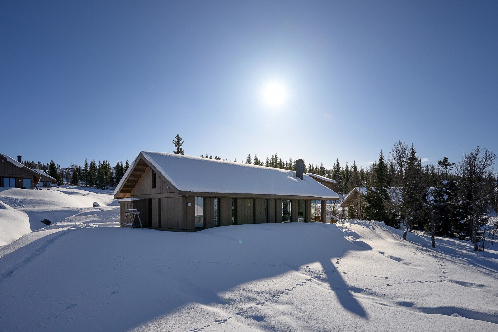 En moderne og innholdsrik fritidsbolig fra 2021, attraktivt plassert på Mosetertoppen. Galleribilde