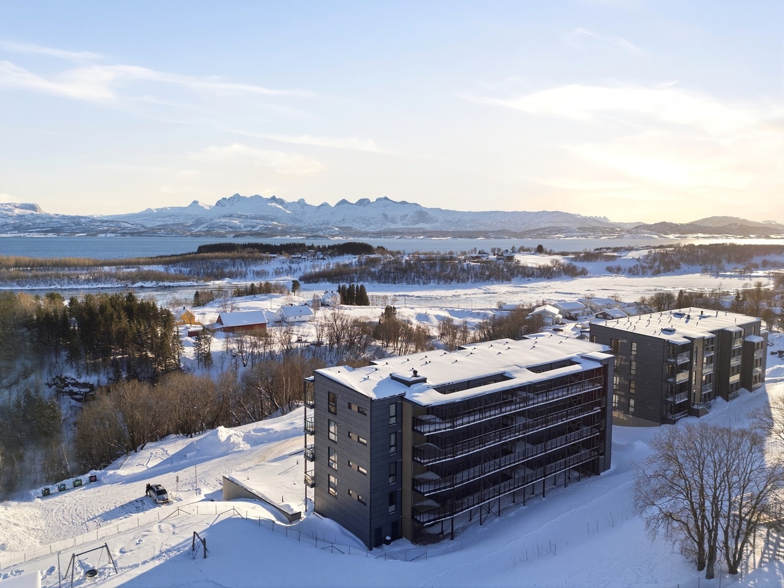 I nærområdet bugner det av flotte turmuligheter, ved bl.a. Futelva elvepark og Breiva - En yndet plass for en dukkert, men det er også en fin tursti langs elva. Galleribilde