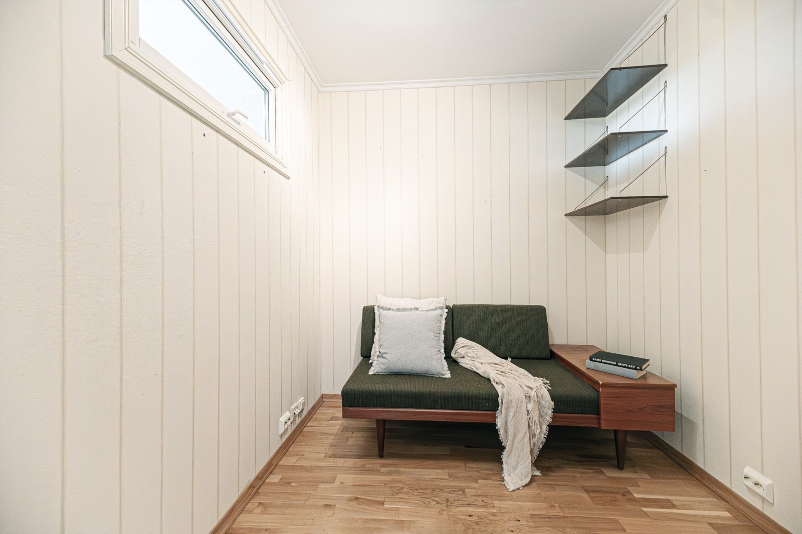 Denne delen var opprinnelig del av soverom, men har blitt brukt som kontor Galleribilde