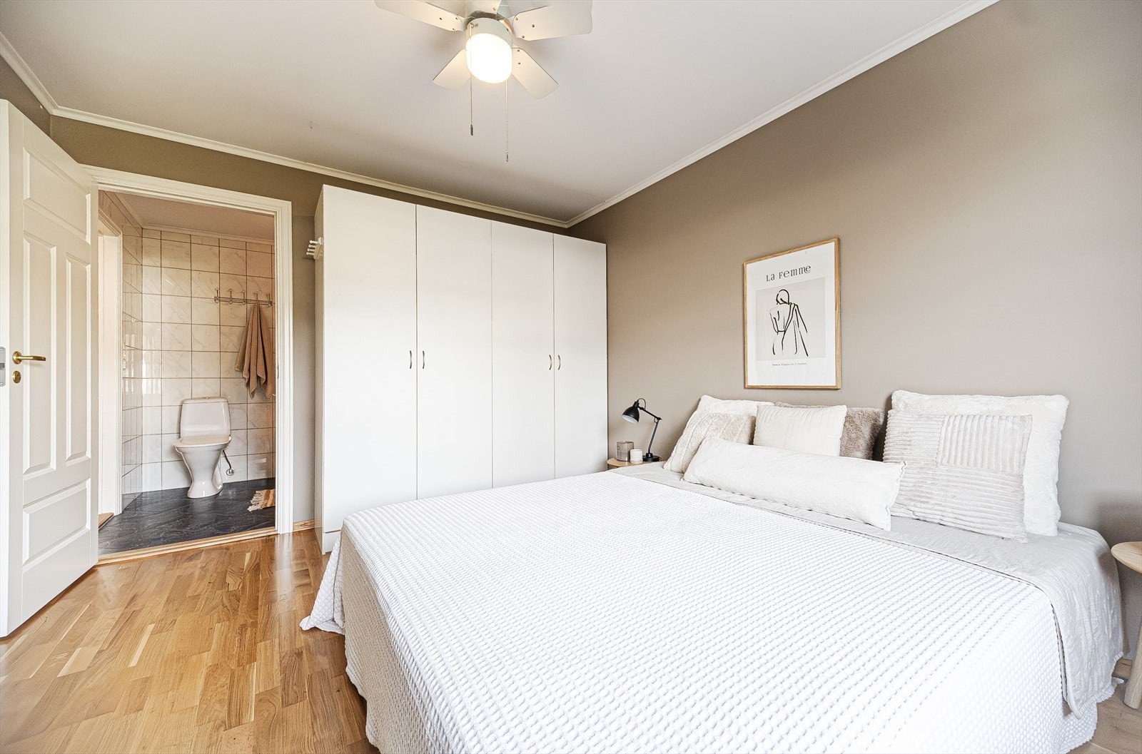 Tilgang til bad direkte fra soverommet Galleribilde