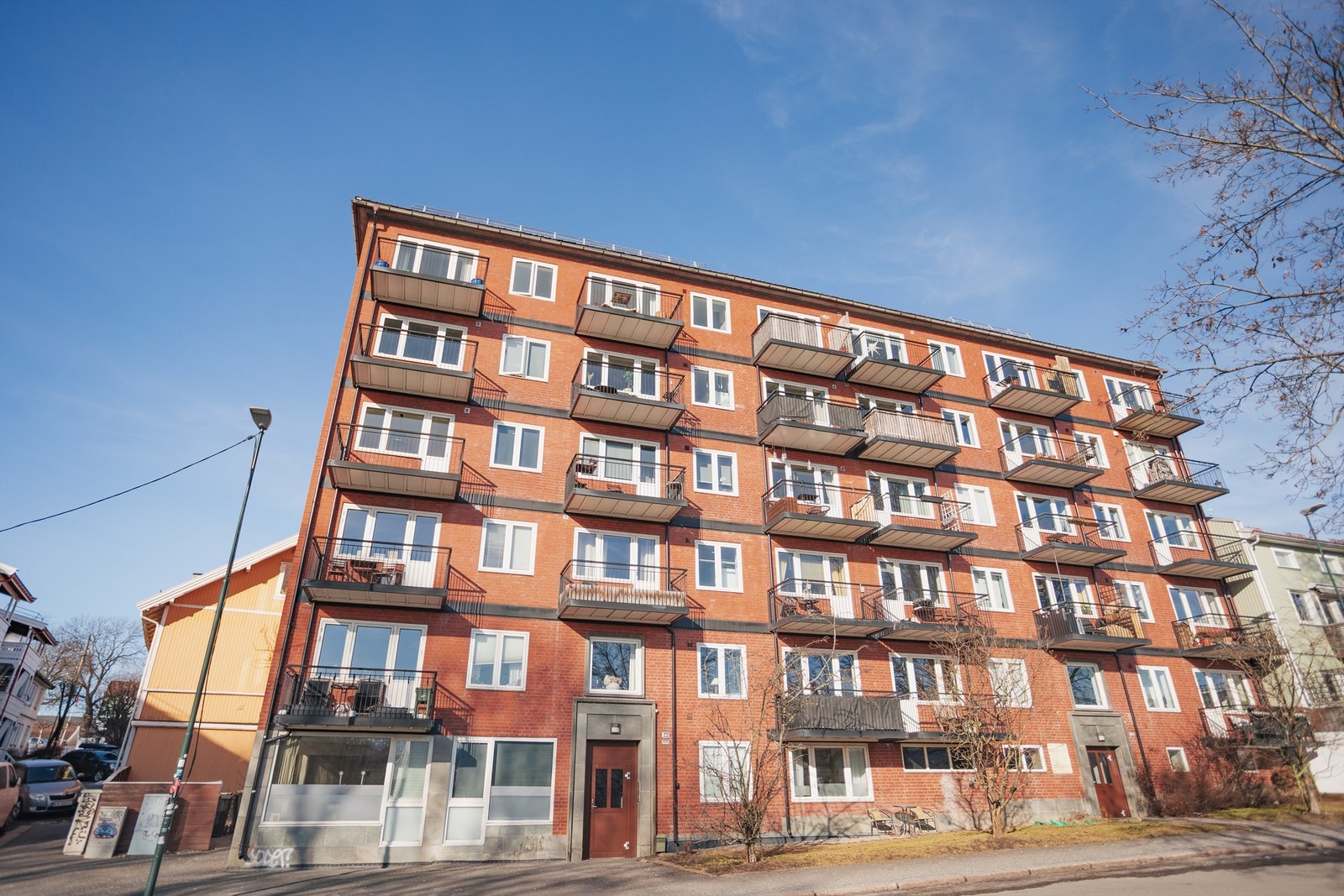 Bygget ble oppført i 1939 og tilhører et veldrevet sameie Galleribilde