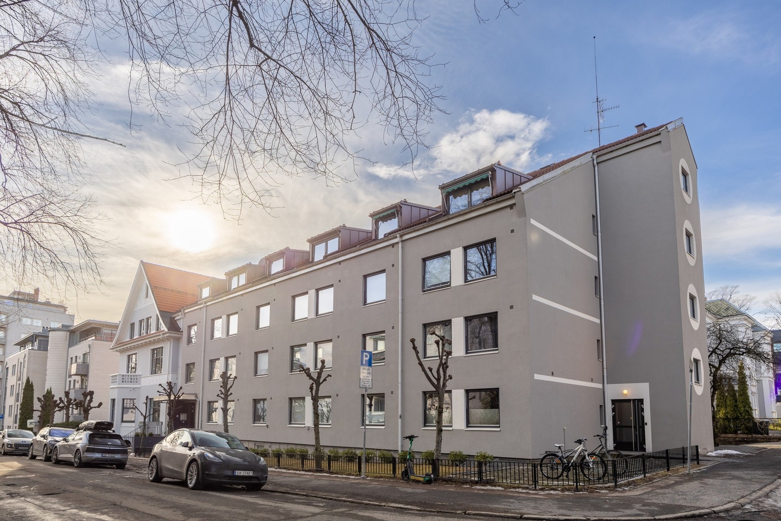 Det er beboerparkering i området Galleribilde